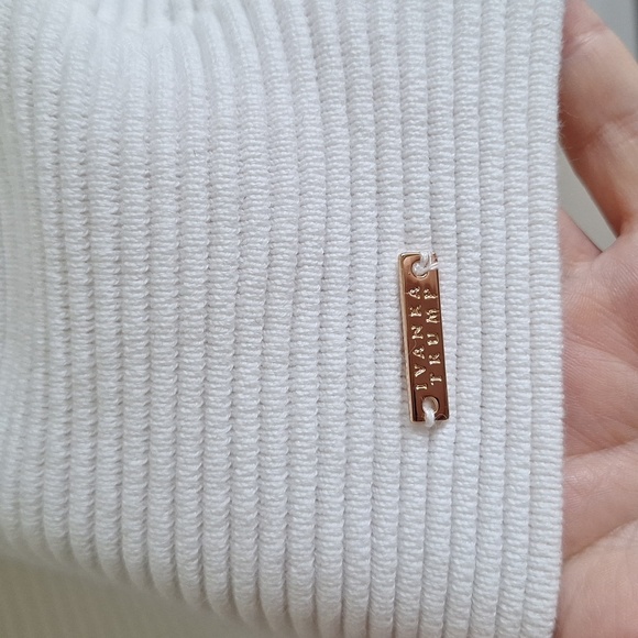 Ivanka Trump White Ribbed Mock Neck Sweater Size L - Picture 6 of 8
